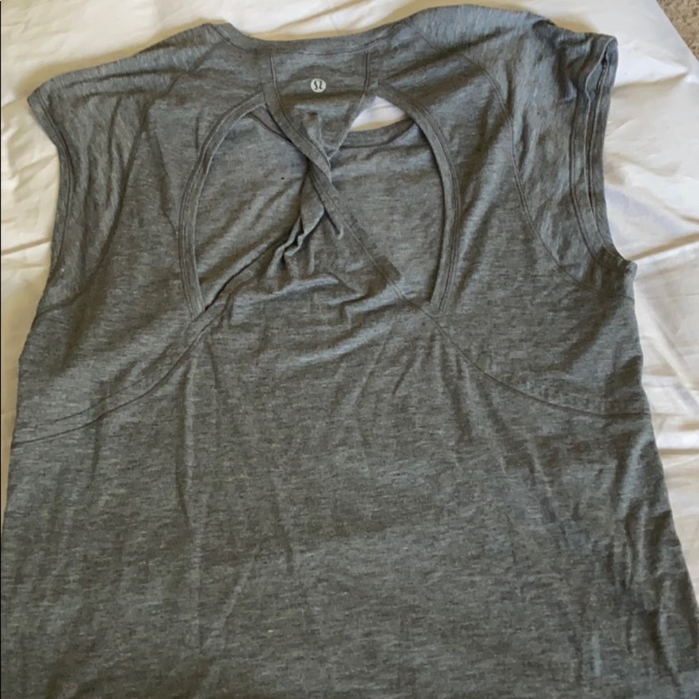 Lululemon key hole top